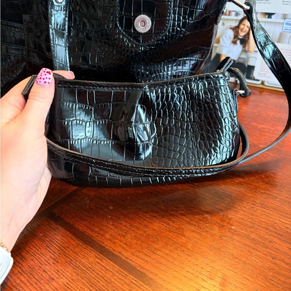 Liz Claiborne Shiny Black Crocodile Shoulder Bag - Picture 5 of 6